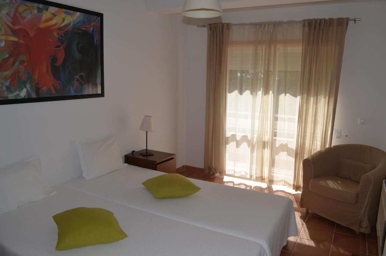 Aldeamento Turistico De Palmela Hotel Cajados Exterior photo